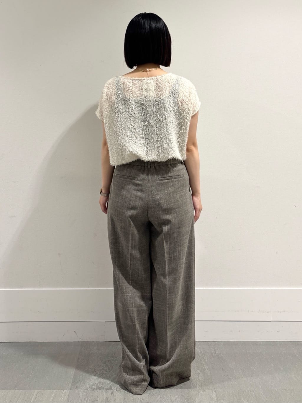 モエカさんの「UNTITLED｜【セットアップ可/洗える】フェザーフレンチスリーブブラウス」を使ったコーディネート