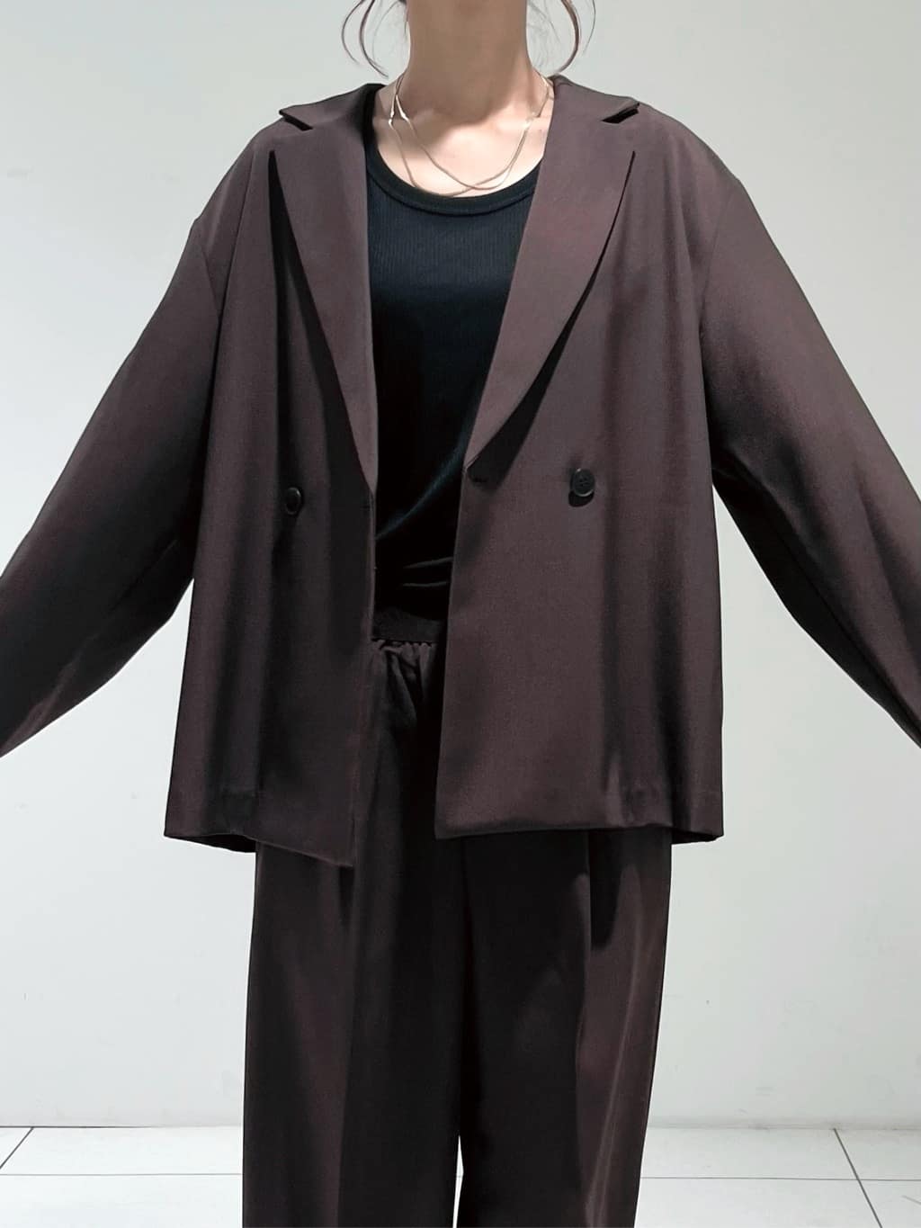shioriさんの「INDIVI｜Comfy SET UP｜イージーストレートワイドパンツ【セットアップ対応／通勤/カセット服】」を使ったコーディネート