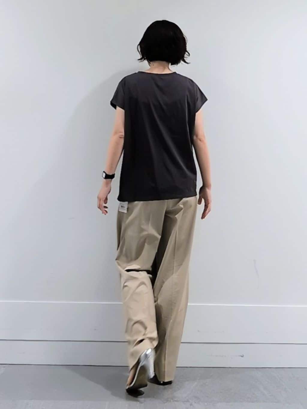 ミズタさんの「UNTITLED｜【洗える/Tシャツ】ツイストプルオーバー」を使ったコーディネート