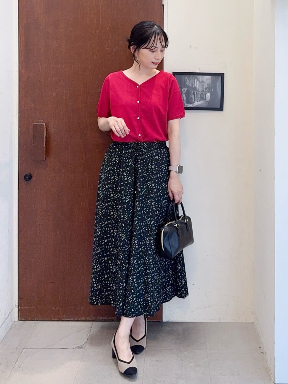 𝐇𝐢𝐫𝐨𝐦𝐢さんの「SHOO･LA･RUE｜【洗える/S-LL/前後2WAY】きれい見え 刺繍ニットカーディガン」を使ったコーディネート