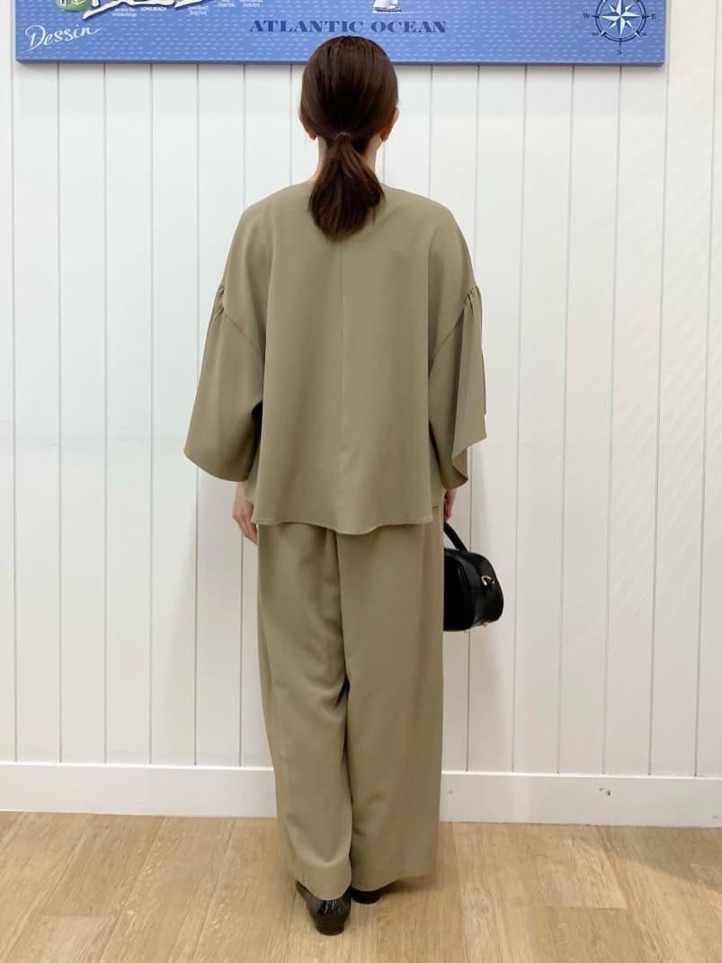 yoshiさんの「Dessin｜【セットアップ可・洗える】ダブルタックワイドパンツ」を使ったコーディネート