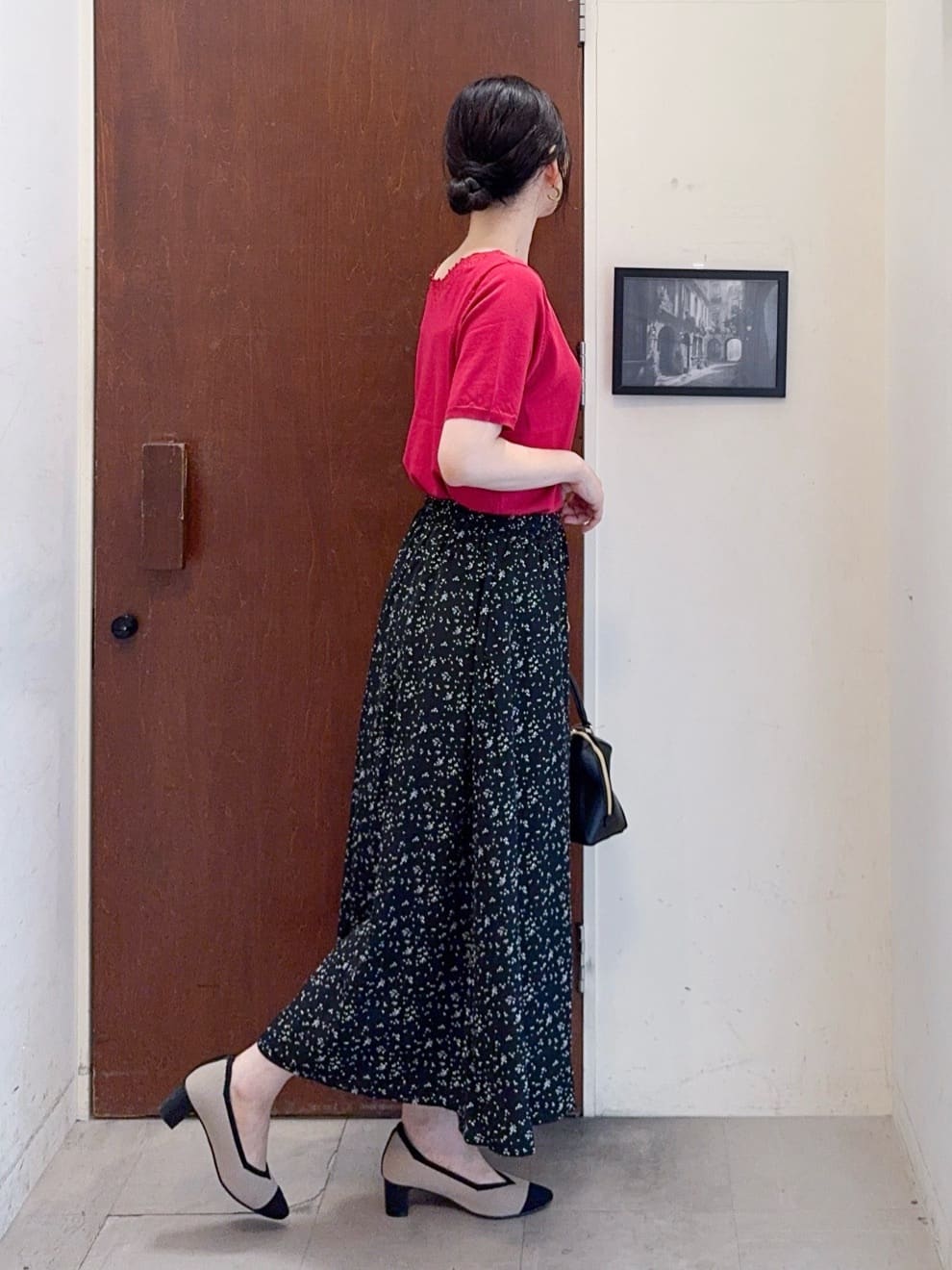 𝐇𝐢𝐫𝐨𝐦𝐢さんの「SHOO･LA･RUE｜【洗える/S-LL/前後2WAY】きれい見え 刺繍ニットカーディガン」を使ったコーディネート