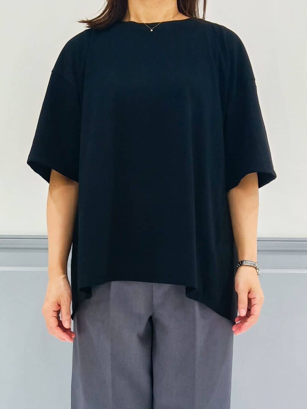 なっちゃんさんの「grove｜後ろ姿で魅せる　バックドロストシャーリングTシャツ」を使ったコーディネート