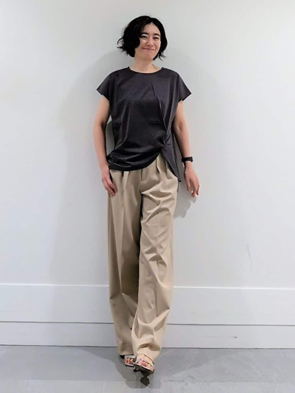ミズタさんの「UNTITLED｜【洗える/Tシャツ】ツイストプルオーバー」を使ったコーディネート