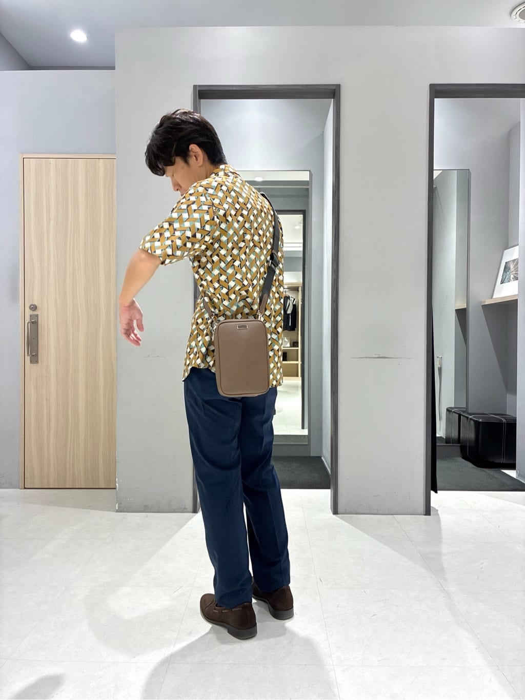 わいずみさんの「TAKEO KIKUCHI｜【COOL CITY WEAR】籠目アート柄 サッカーシャツ /通気性」を使ったコーディネート
