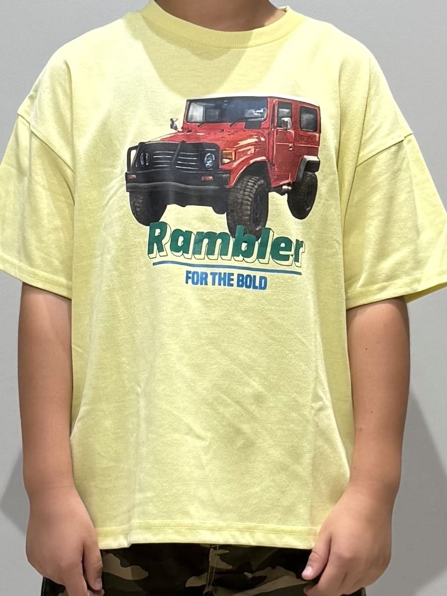 kuboさんの「THE SHOP TK｜【110－160】カープリントTシャツ/洗濯機OK」を使ったコーディネート