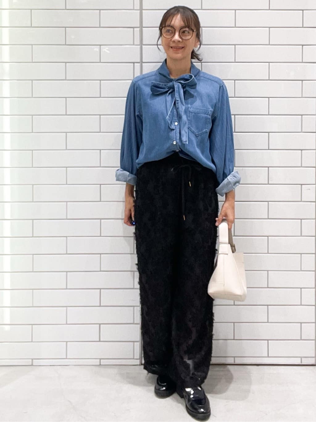 oiさんの「OPAQUE.CLIP｜フリンジジャカードイージーパンツ【洗濯機洗い可】」を使ったコーディネート