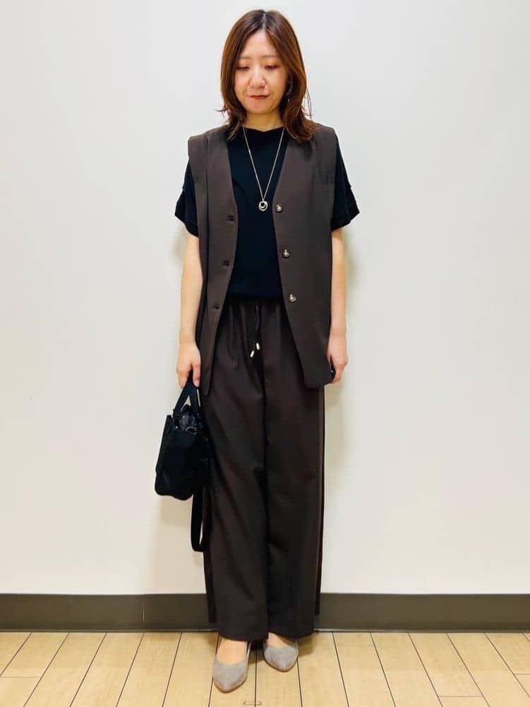 miiiさんの「Reflect｜【ウエスト総ゴム／セットアップ／単品使いOK◎】ベスト＋ストレートパンツセット」を使ったコーディネート
