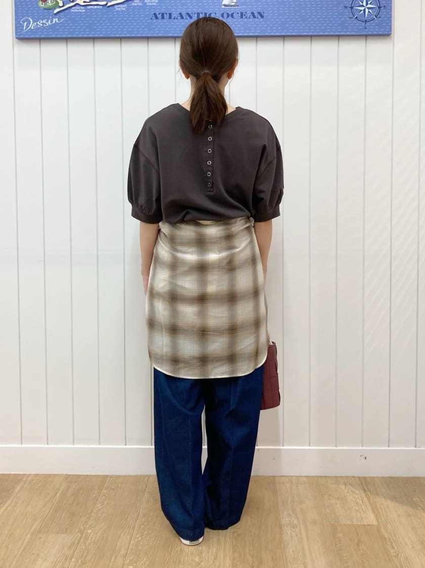 yoshiさんの「Dessin｜【360度可愛い/前後2WAY/洗える】ライトコットンヘンリーカットソー」を使ったコーディネート