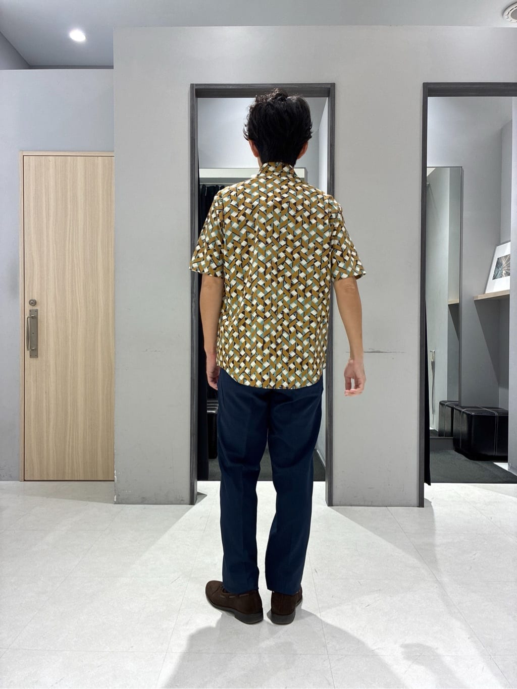 わいずみさんの「TAKEO KIKUCHI｜【COOL CITY WEAR】籠目アート柄 サッカーシャツ /通気性」を使ったコーディネート