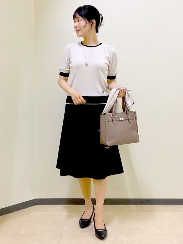 beni_gingerさんの「Reflect｜【WEB先行カラーあり／手洗い可／アンサンブル可】バイカラー五分袖ニット」を使ったコーディネート