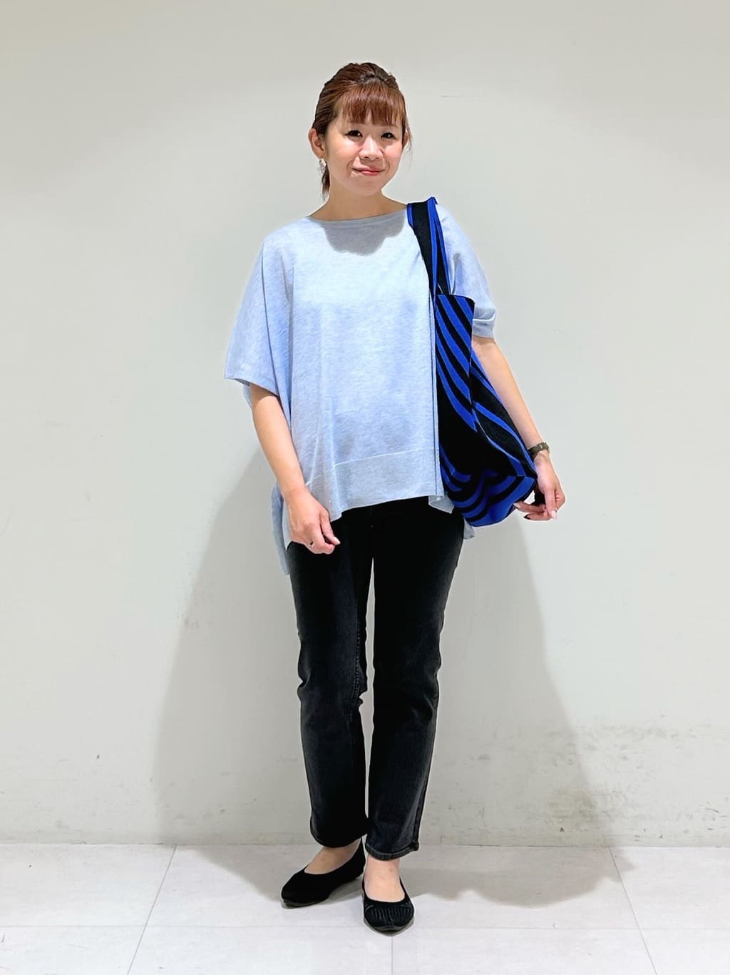 tsuyuさんの「INDIVI｜【体型カバー／清涼感】シアーオーバーシャツ」を使ったコーディネート