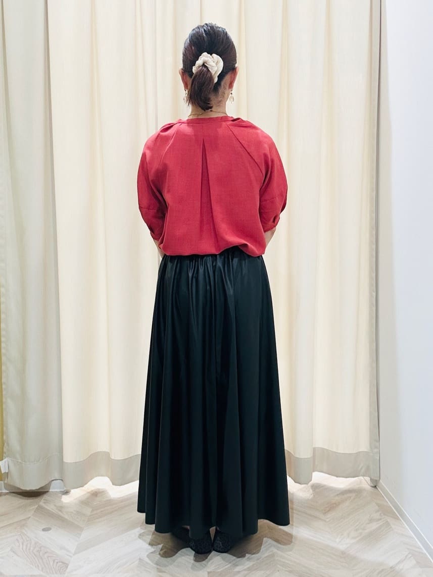 ちはるさんの「SHOO･LA･RUE｜【S-LL/洗濯後しわになりにくい】ランタンスリーブで女性らしく 5分袖スキッパーブラウス」を使ったコーディネート