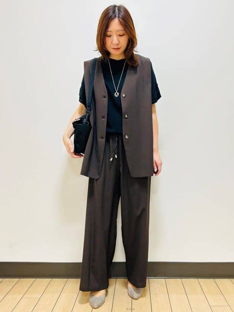 miiiさんの「Reflect｜【ウエスト総ゴム／セットアップ／単品使いOK◎】ベスト＋ストレートパンツセット」を使ったコーディネート