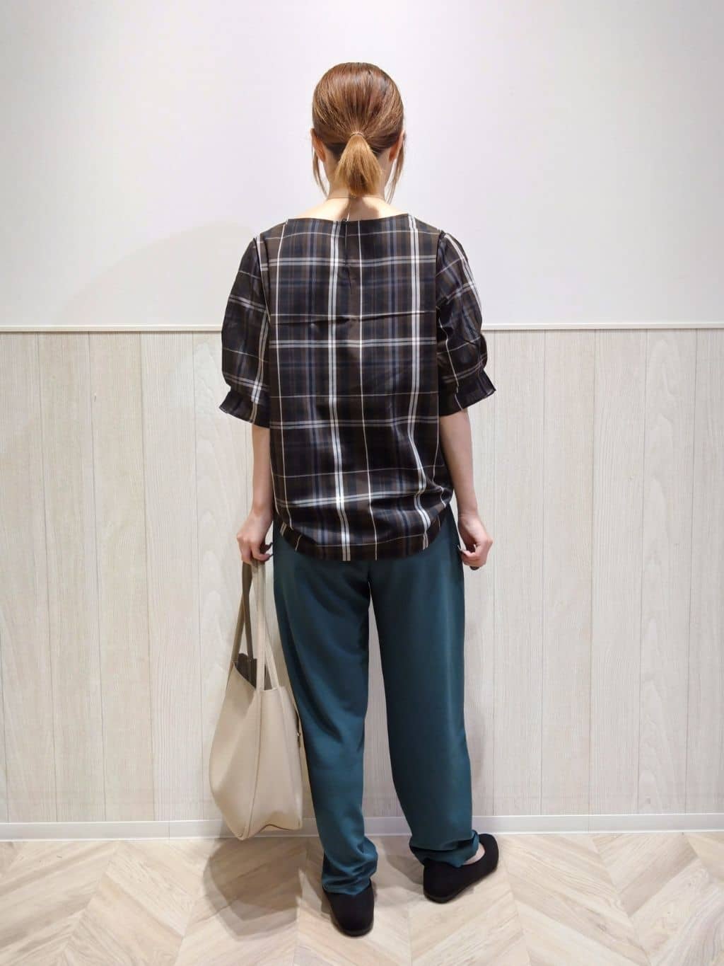 Suzuさんの「SHOO･LA･RUE｜【S-LL/5分袖】お袖タックできれいに魅せる 大人のチェックブラウス」を使ったコーディネート
