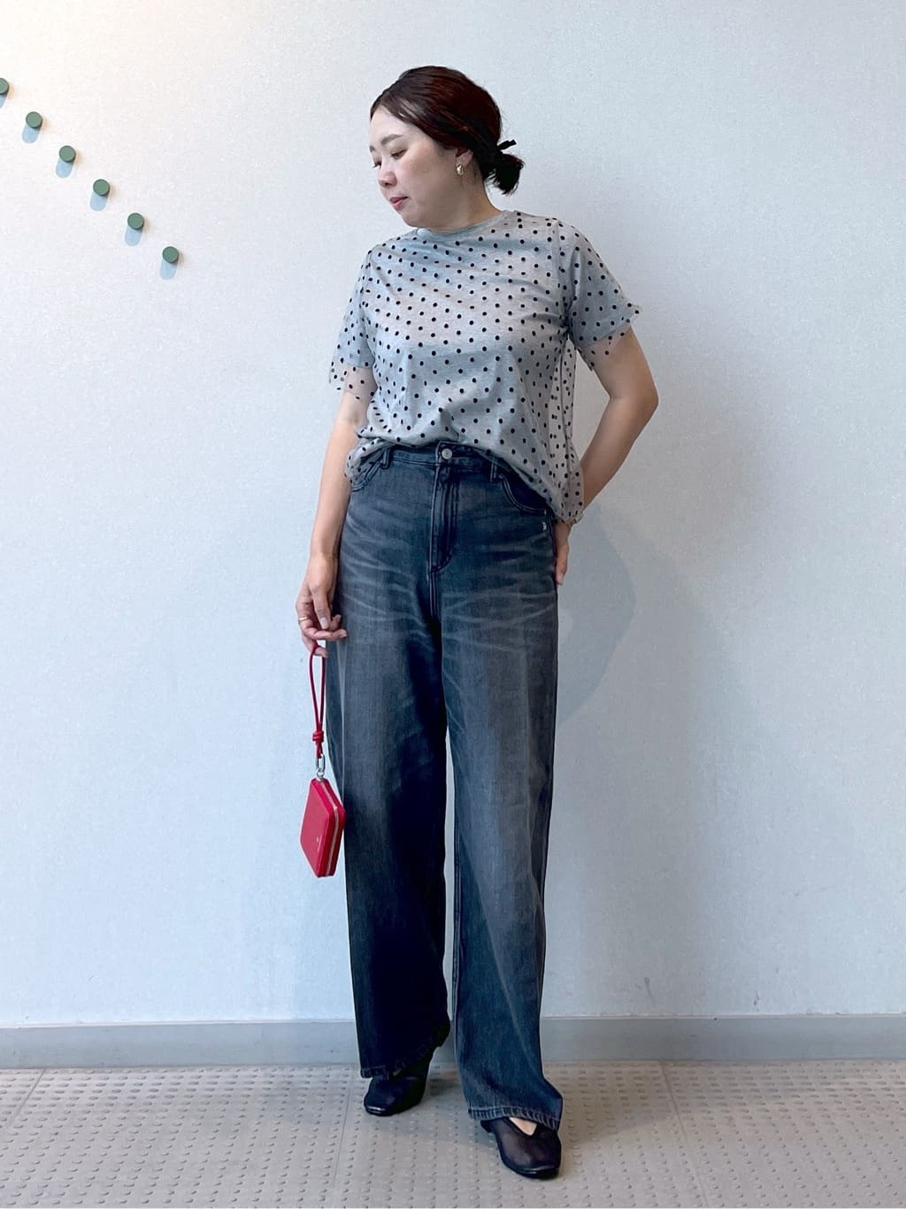 Soeさんの「DRESSTERIOR｜ヴィンテージ加工ワイドデニムパンツ」を使ったコーディネート