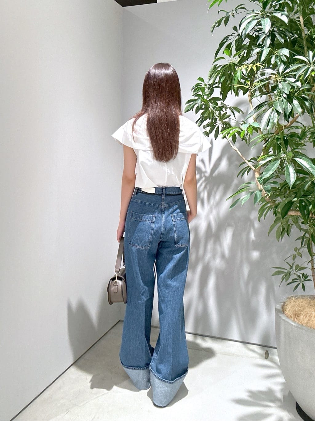Renoさんの「INDIVI｜ロールアップデニム」を使ったコーディネート