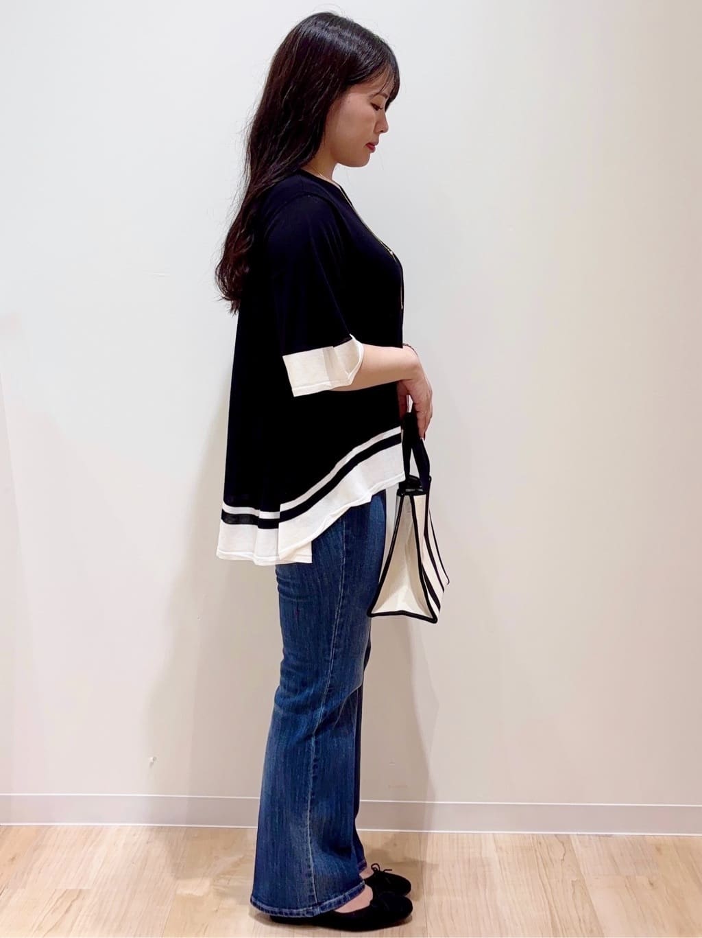 minamiさんの「grove｜涼やか体型カバー　配色シアーニットプルオーバー」を使ったコーディネート