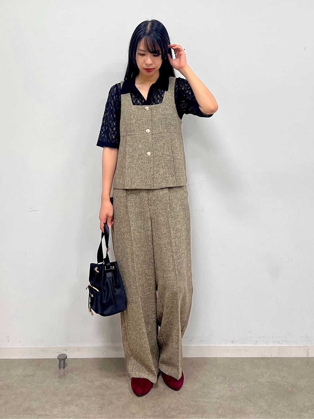 cotaniさんの「SHOO･LA･RUE｜【S-LL/5分袖】大人の抜け感 襟付きレーストップス」を使ったコーディネート