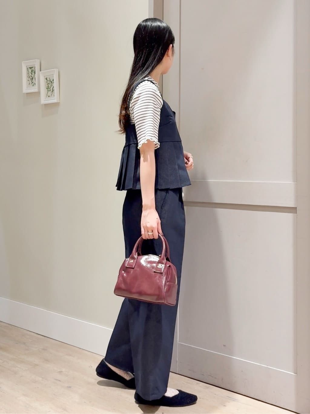 Mayuさんの「grove｜【2点SET/体型カバー】夏から秋まで着まわせる！プリーツビスチェセットアップ」を使ったコーディネート