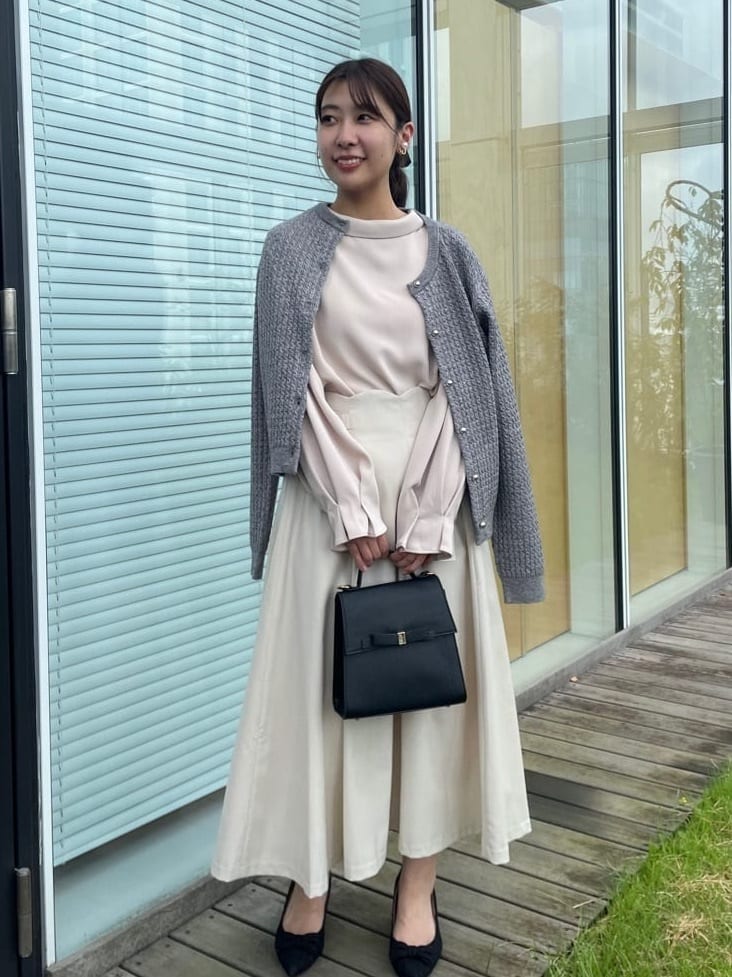 abeさんの「Couture brooch｜カットパイピングリボンパンプス」を使ったコーディネート