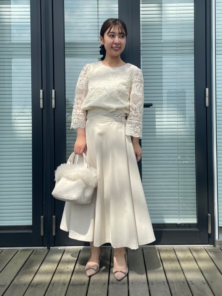 abeさんの「Couture brooch｜カットパイピングリボンパンプス」を使ったコーディネート