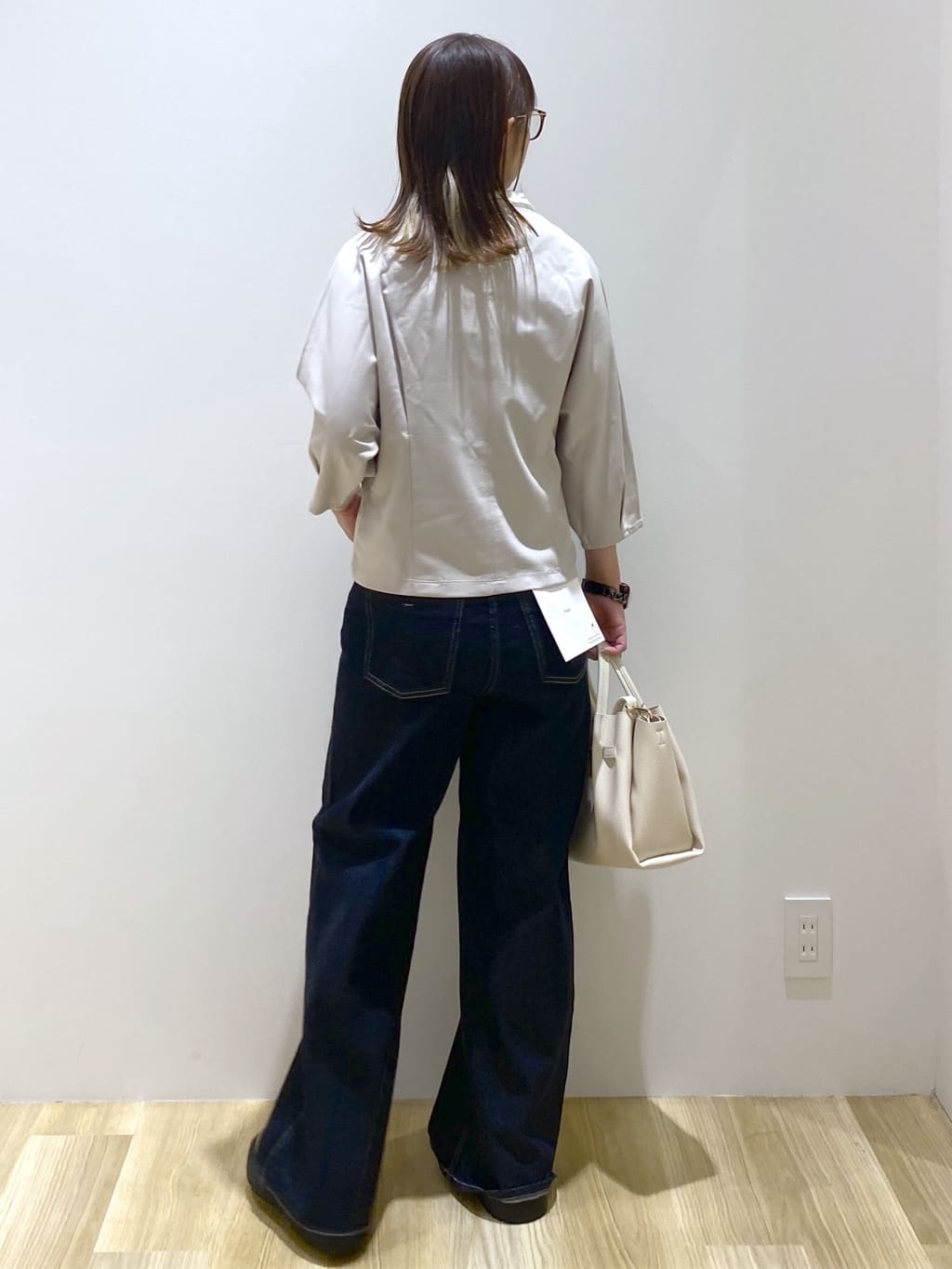 えりさんの「OPAQUE.CLIP｜襟付きドルマントップス【洗濯機OK】」を使ったコーディネート