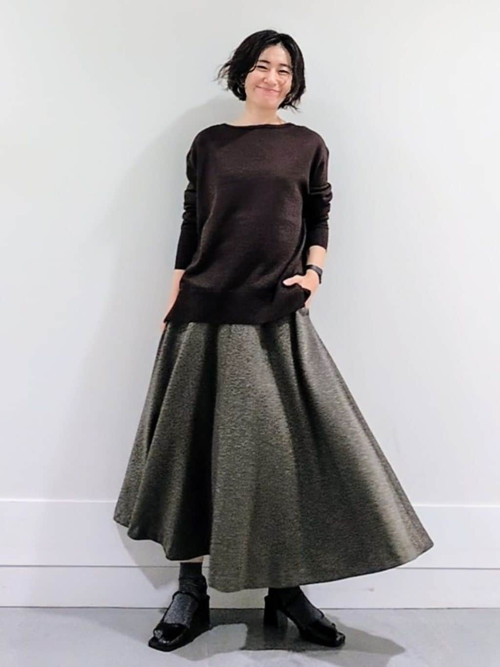 ミズタさんの「UNTITLED｜【8色展開/体型カバー】魅せるタイムレスニット」を使ったコーディネート