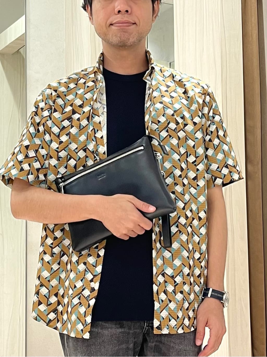URAさんの「TAKEO KIKUCHI｜【COOL CITY WEAR】籠目アート柄 サッカーシャツ /通気性」を使ったコーディネート