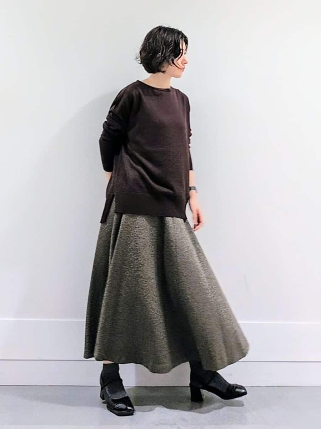 ミズタさんの「UNTITLED｜【8色展開/体型カバー】魅せるタイムレスニット」を使ったコーディネート