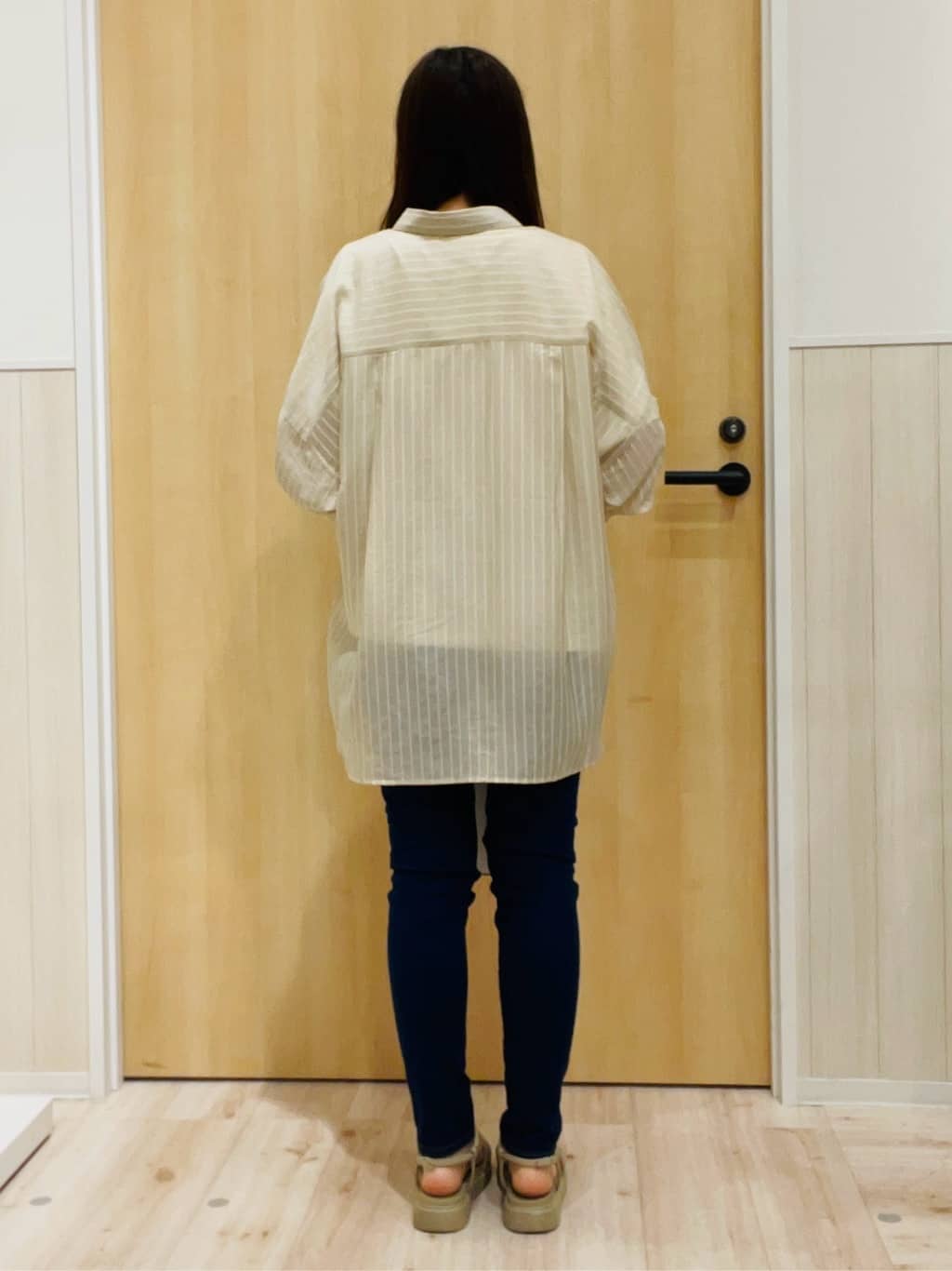 minamiさんの「SHOO･LA･RUE｜【S-LL/ひんやり/UV】選べる6柄でそれぞれ欲しくなる プリントTシャツ」を使ったコーディネート