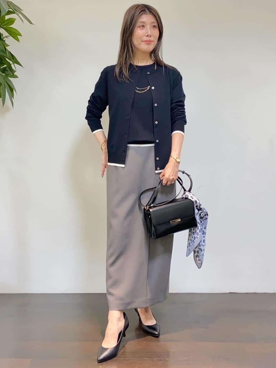 tomoさんの「UNTITLED｜【アンサンブル可/薄手】ベーシッククルーネックカーディガン」を使ったコーディネート