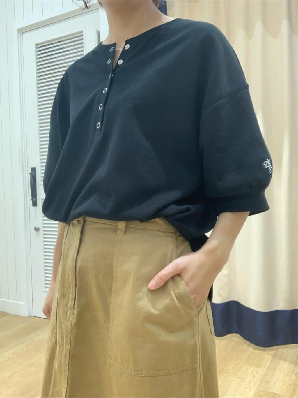IMARIさんの「Dessin｜【360度可愛い/前後2WAY/洗える】ライトコットンヘンリーカットソー」を使ったコーディネート