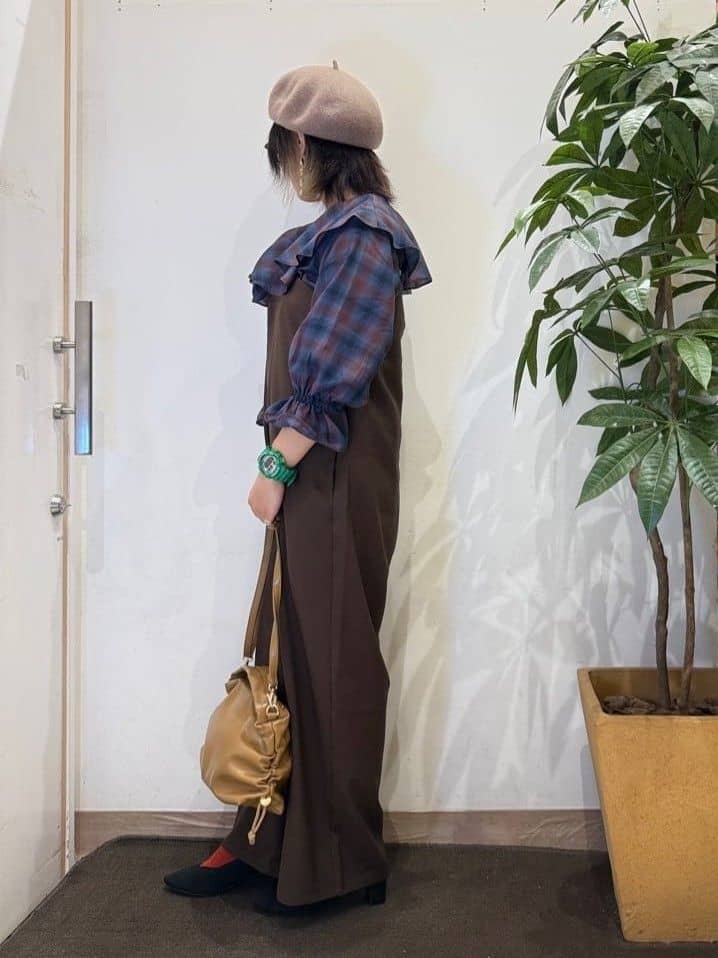 misakiさんの「SHOO･LA･RUE｜【S-LL】大人カジュアルに ベアトップ風 キャミサロペット」を使ったコーディネート