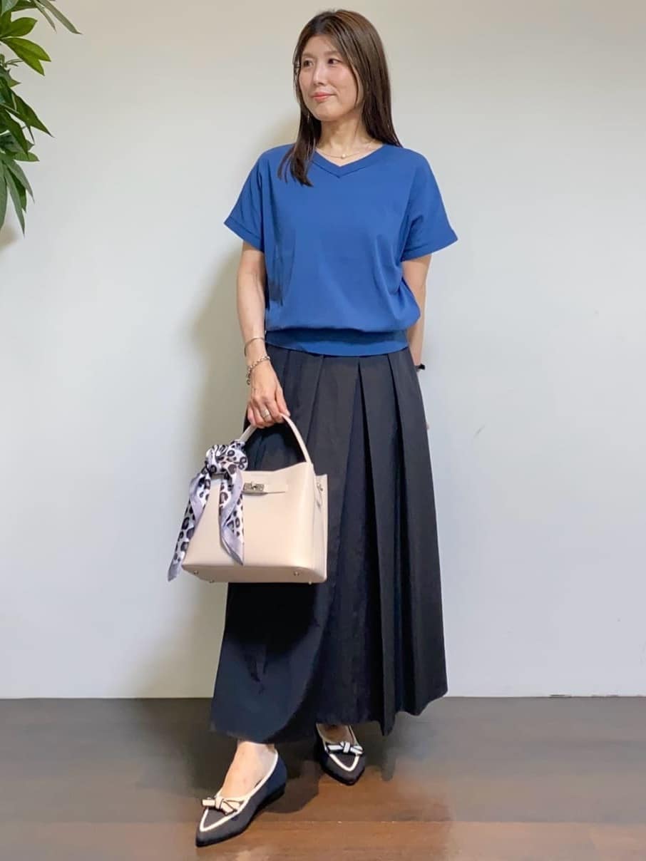 tomoさんの「UNTITLED｜【洗える/前後2WAY】ネックプルオーバーニット」を使ったコーディネート