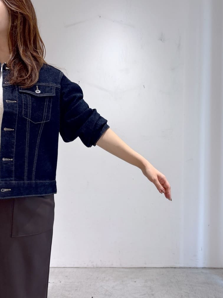 UDOさんの「OPAQUE.CLIP｜キラキラボリュームスリーブニット【洗濯機洗い可】」を使ったコーディネート