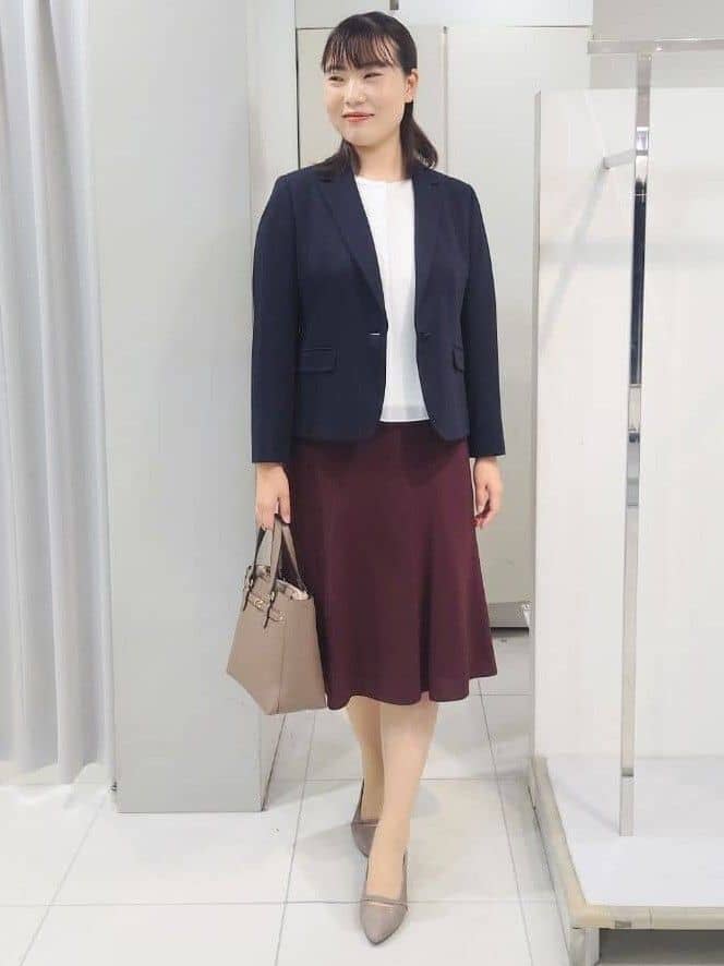 AZUSAさんの「Reflect｜【一枚着で着映え◎／ジャケットのインナーにも】フロント開きブラウス」を使ったコーディネート