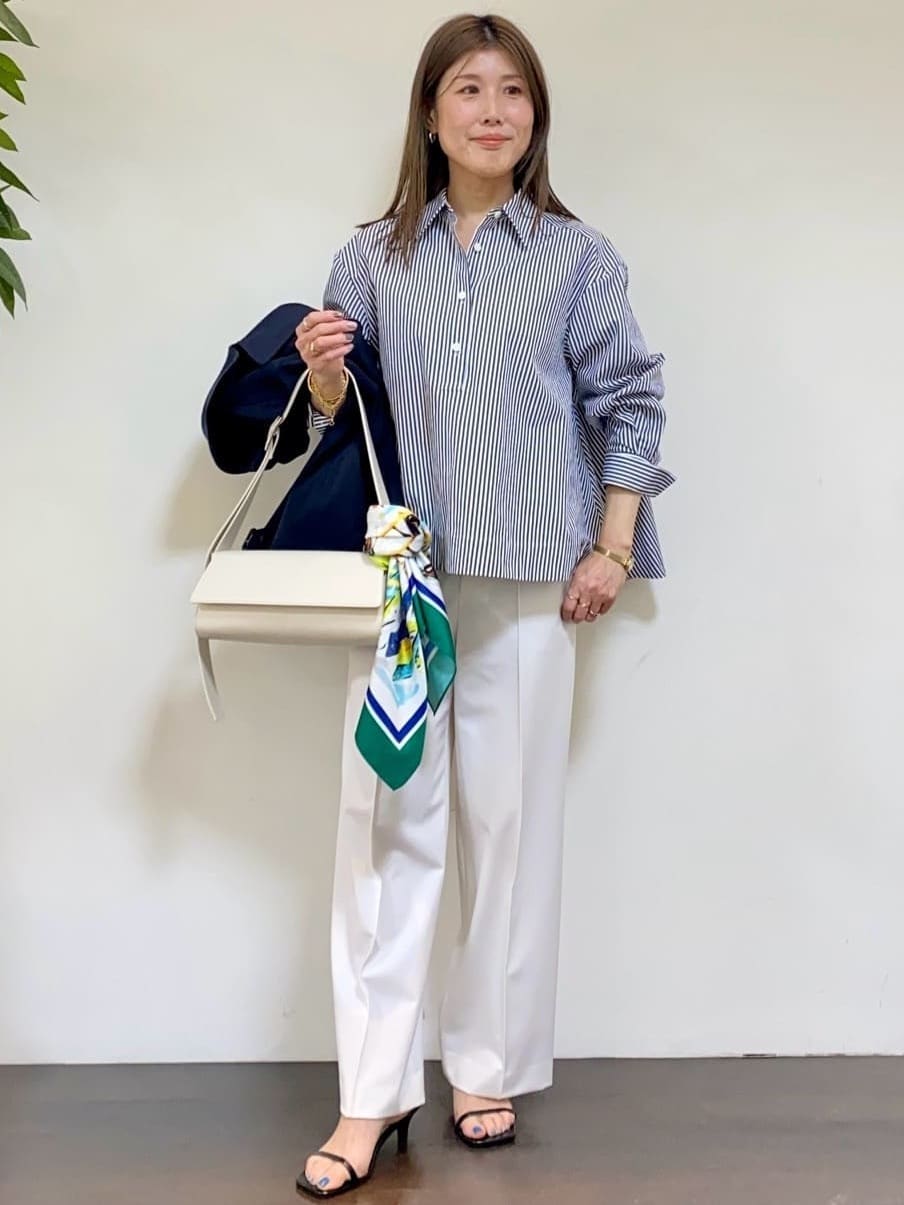 tomoさんの「UNTITLED｜トルソープリントスカーフ」を使ったコーディネート