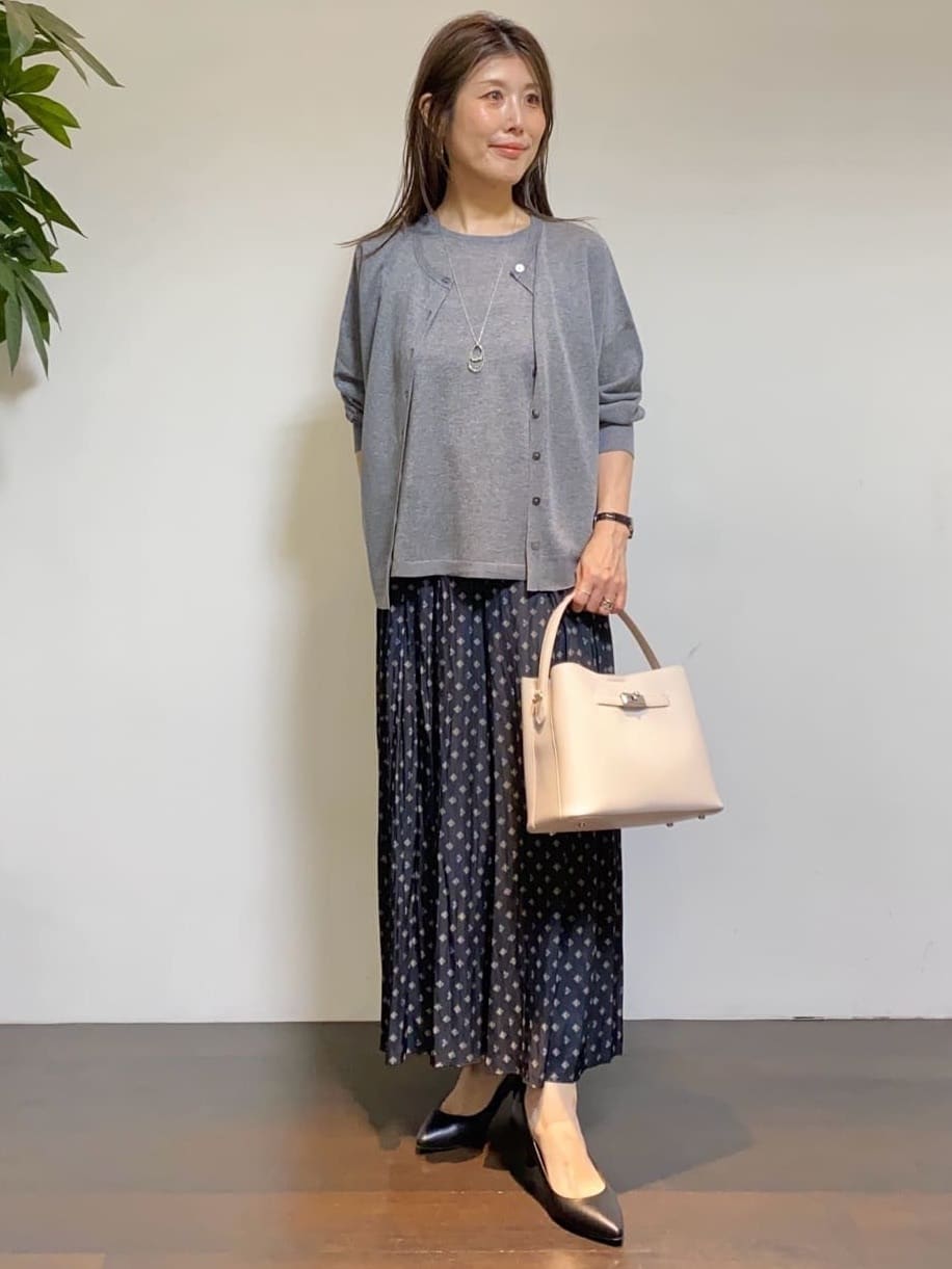 tomoさんの「UNTITLED｜【前後2WAY/アンサンブル可/ゆったり】シアーカーディガン」を使ったコーディネート