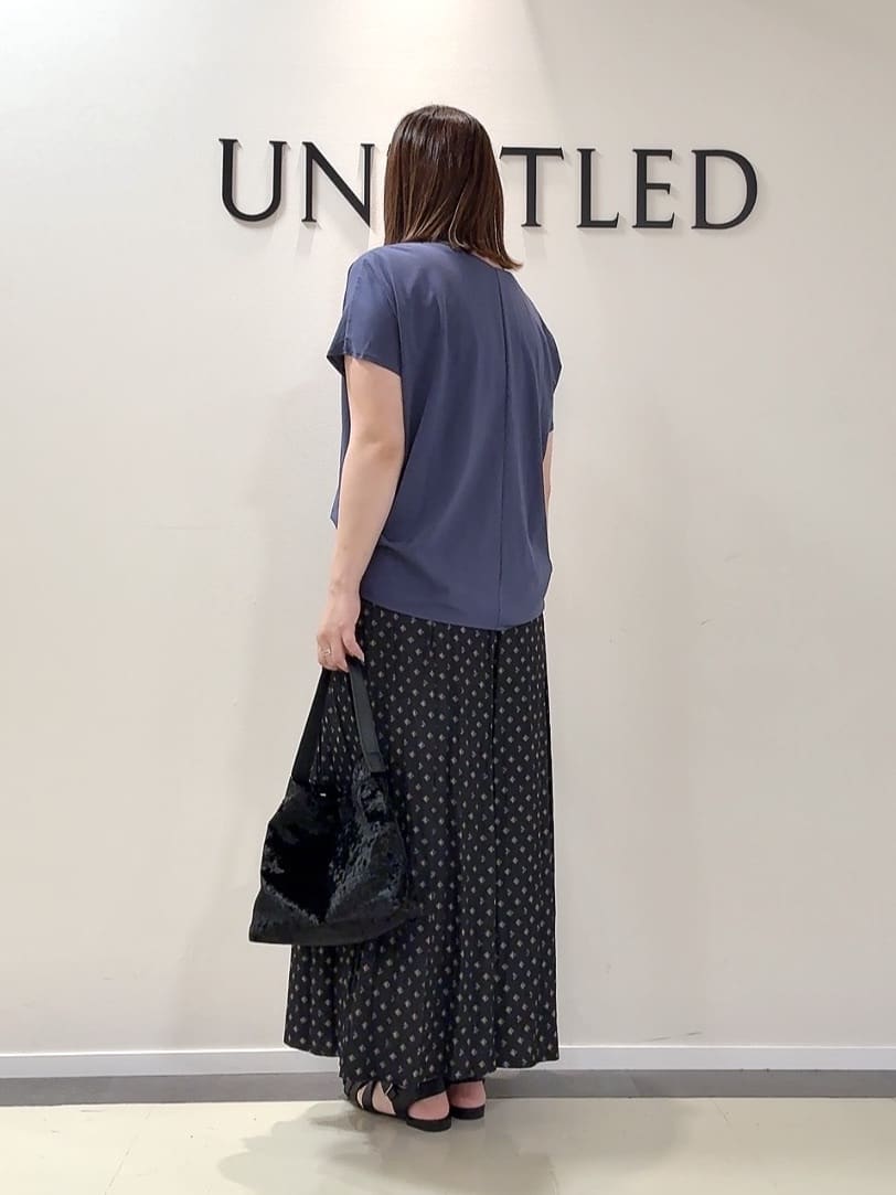 YUIさんの「UNTITLED｜【接触冷感/洗える】Vネックコットンプルオーバー」を使ったコーディネート