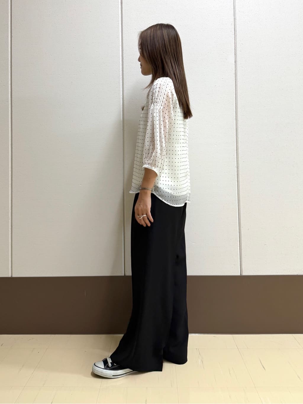 mamiさんの「INDIVI｜【着心地◎！】タックワイドパンツ」を使ったコーディネート