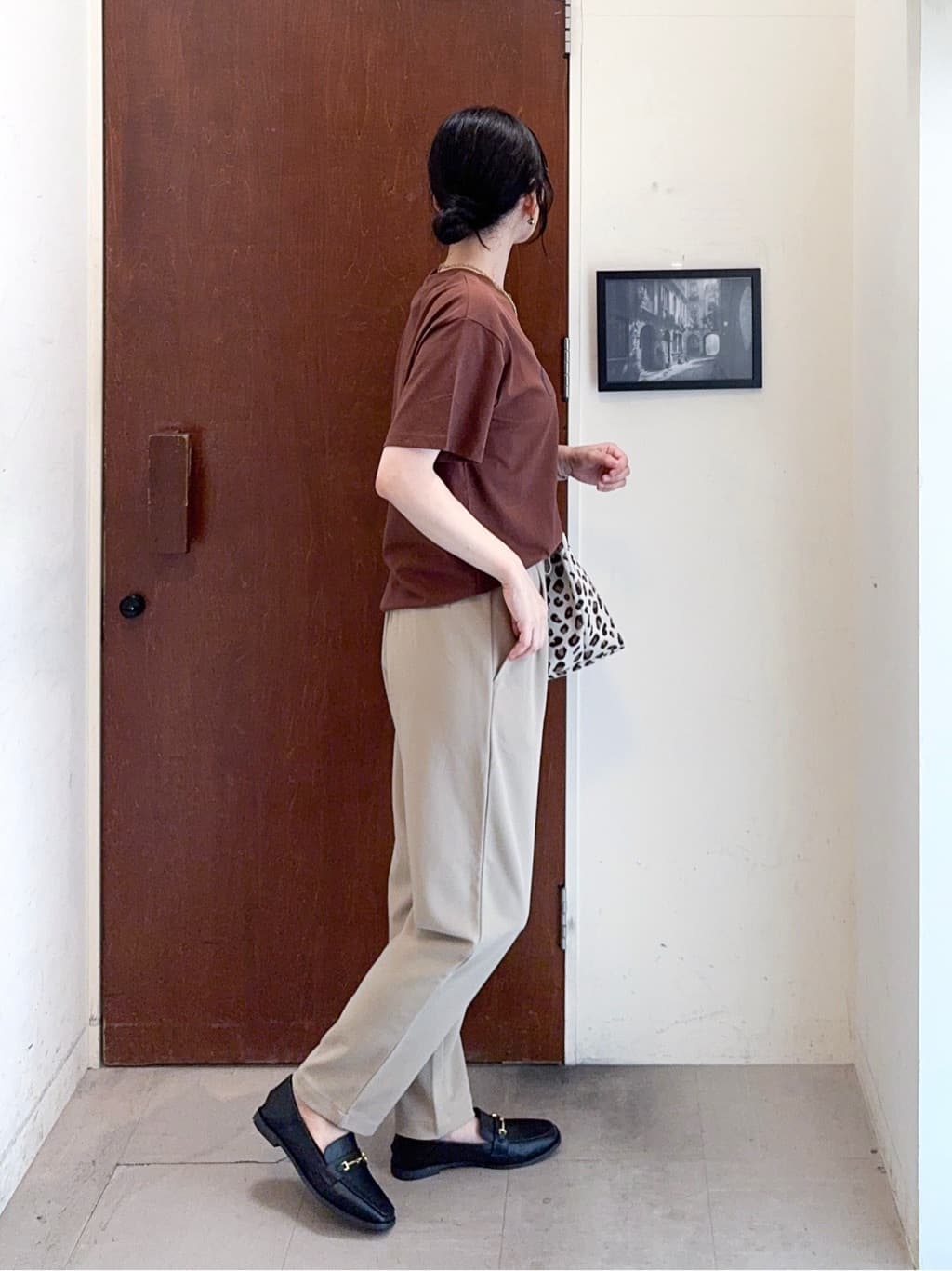 𝐇𝐢𝐫𝐨𝐦𝐢さんの「SHOO･LA･RUE｜【S-LL/ひんやり/UV】選べる6柄でそれぞれ欲しくなる プリントTシャツ」を使ったコーディネート