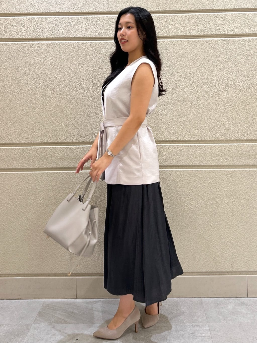 Momokaさんの「COUP DE CHANCE｜【手洗い可／日本製】カラーレスジレ」を使ったコーディネート