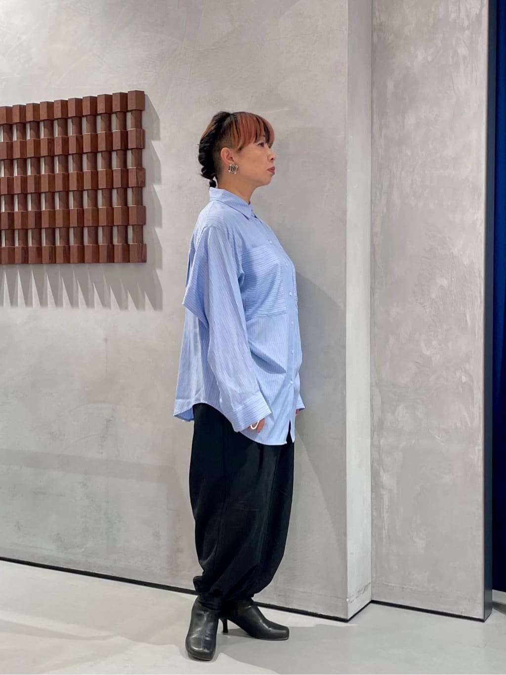 KOUさんの「INDIVI｜ウエストギャザーパンツ」を使ったコーディネート