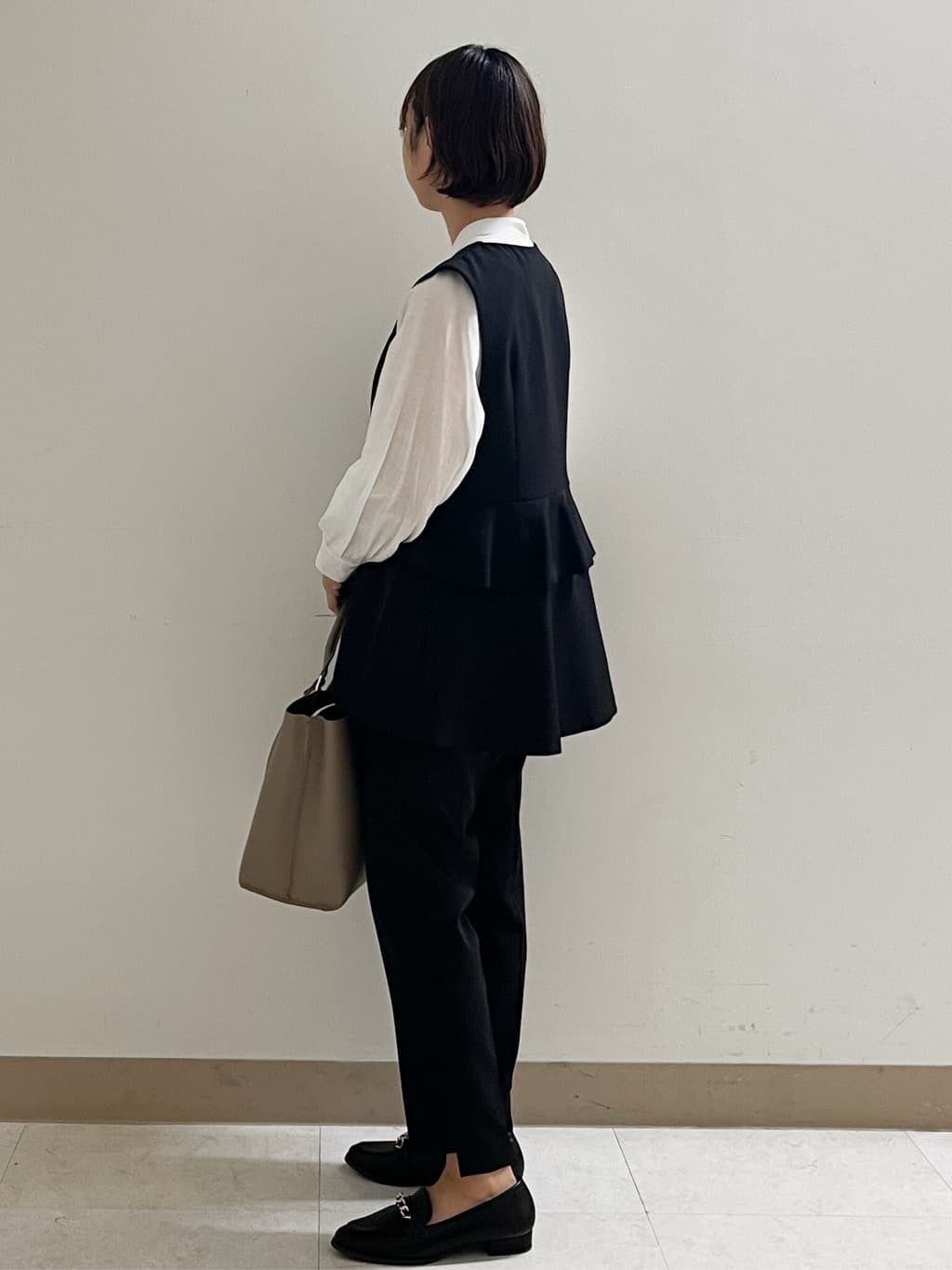 あかねさんの「OPAQUE.CLIP｜フリルペプラムジレ／セットアップ対応可【洗濯機洗い可】」を使ったコーディネート
