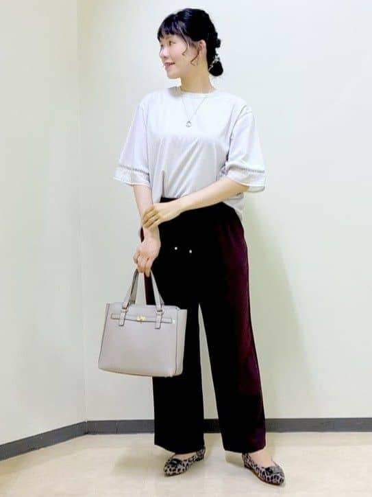  beni_gingerさんの「Reflect｜【E‐QUALITY／体型カバー】シアー&times;レースデザインプルオーバー」を使ったコーディネート