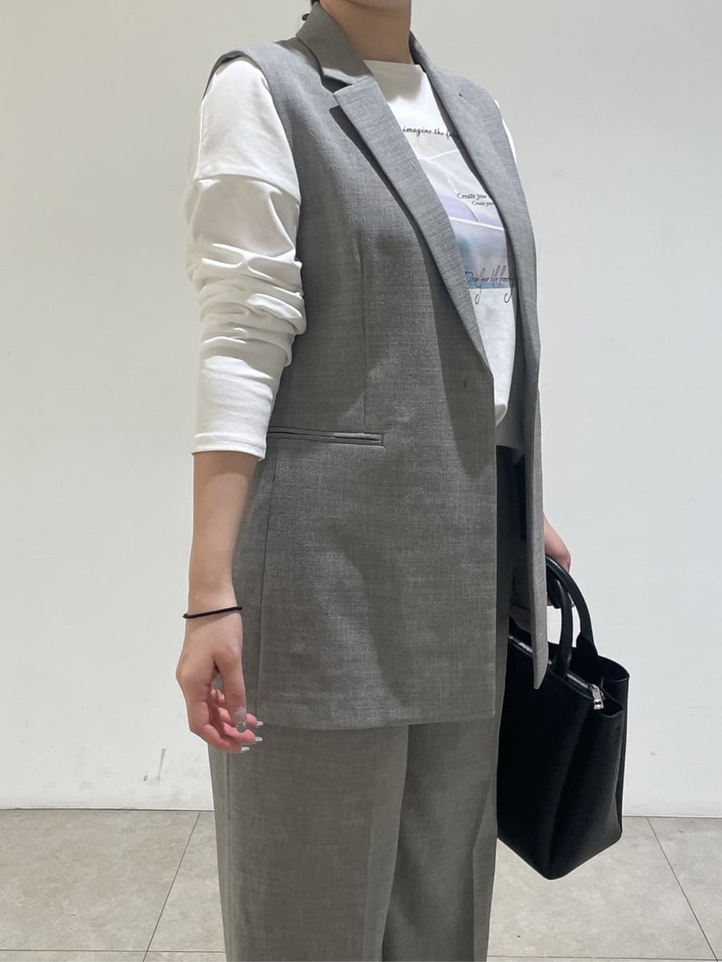 emikaさんの「INDIVI｜【セットアップ可能】凹凸ストレッチ素材テーラードカラージレジャケット」を使ったコーディネート