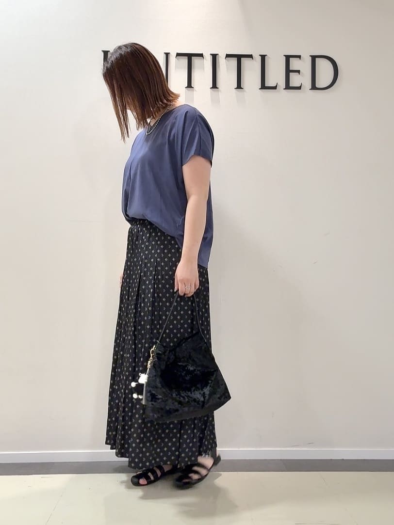 YUIさんの「UNTITLED｜【接触冷感/洗える】Vネックコットンプルオーバー」を使ったコーディネート
