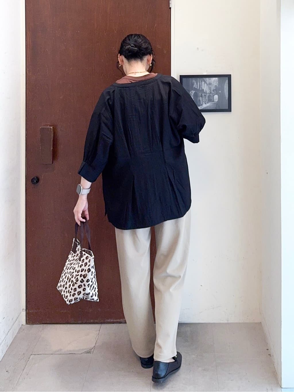 𝐇𝐢𝐫𝐨𝐦𝐢さんの「SHOO･LA･RUE｜【S-LL/ひんやり/UV】選べる6柄でそれぞれ欲しくなる プリントTシャツ」を使ったコーディネート