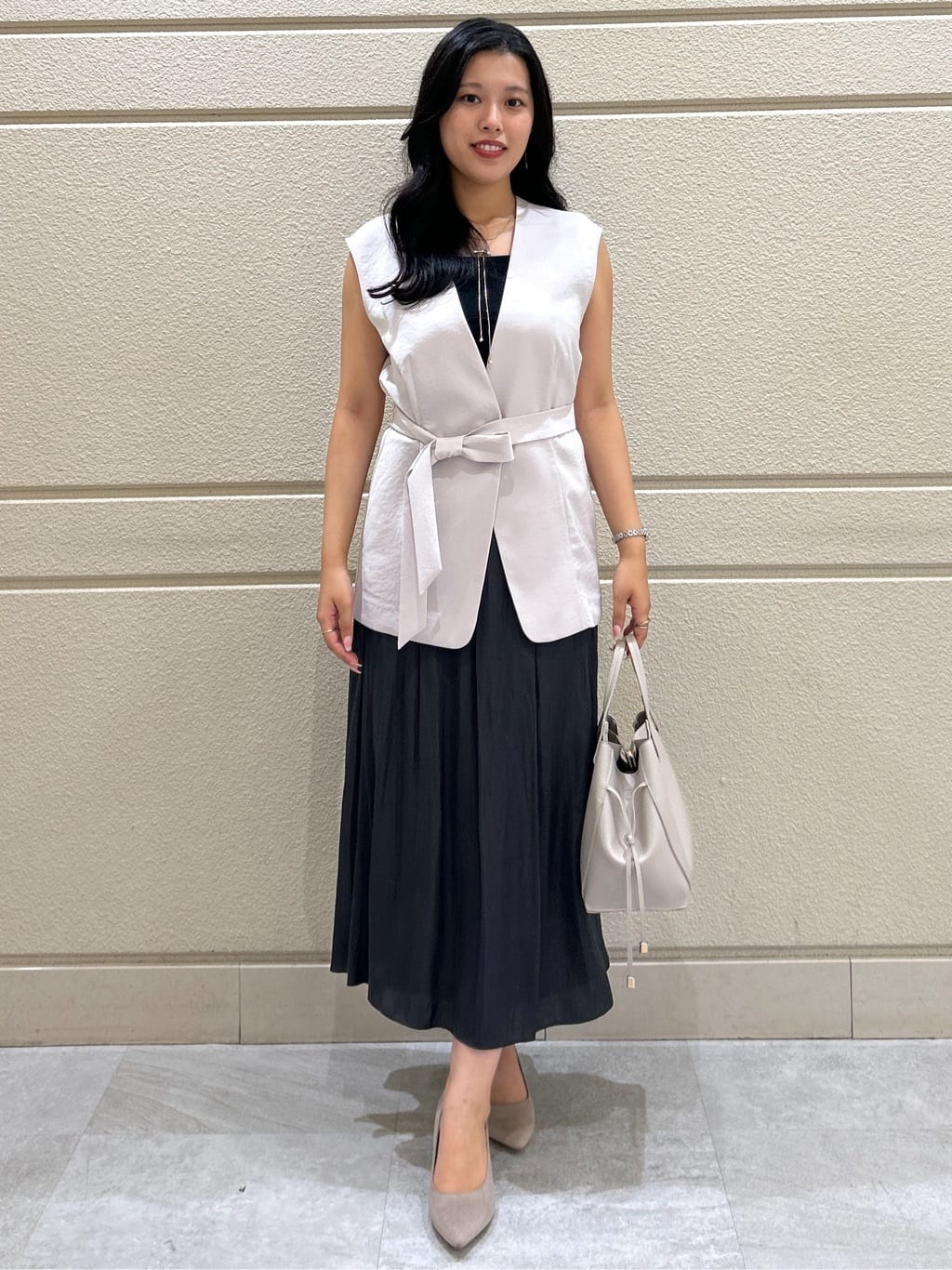 Momokaさんの「COUP DE CHANCE｜【手洗い可／日本製】カラーレスジレ」を使ったコーディネート